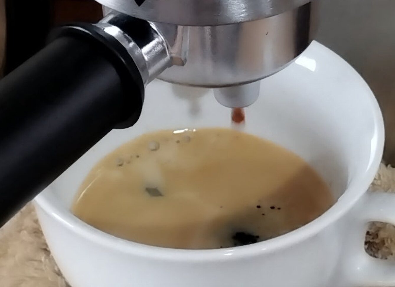 チャネリングした薄いエスプレッソ