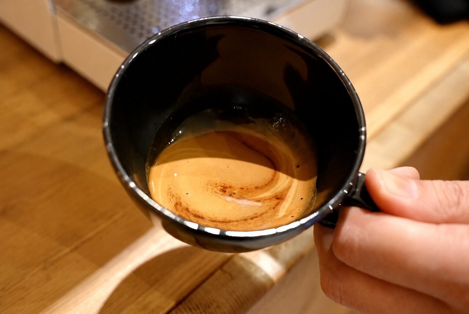 Geviで抽出した本物のエスプレッソ、厚みのあるクレマ